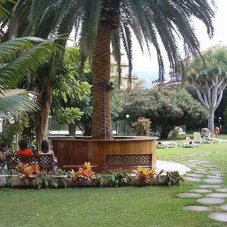 Coral Teide Mar מלון דירות 3*